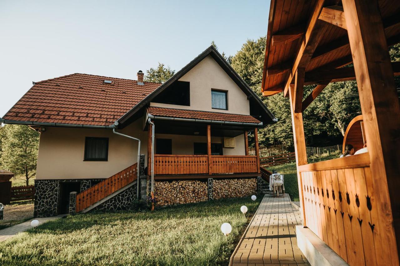 Súgópatak Kulcsosház Villa Izvoare  Exterior foto