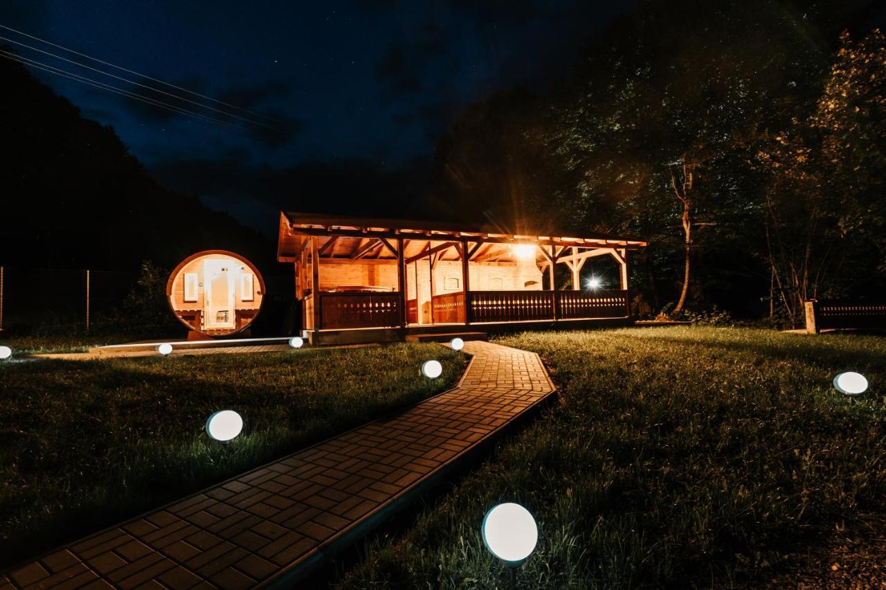 Súgópatak Kulcsosház Villa Izvoare  Exterior foto